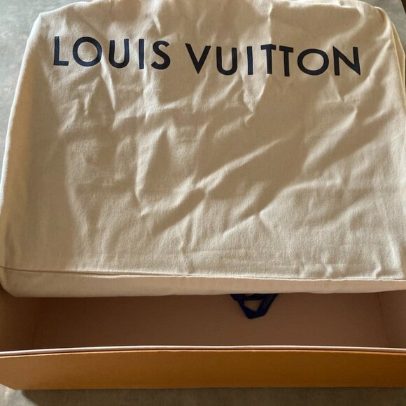 Louis Vuitton On the Go GM - Picture 15 of 16